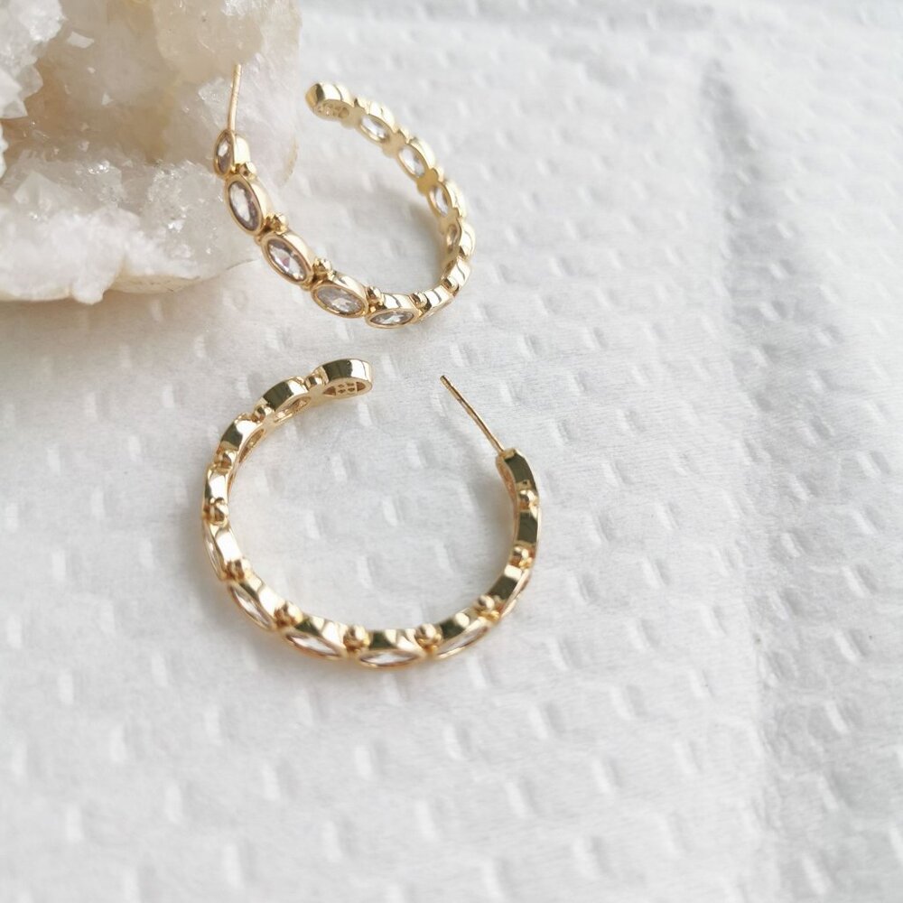 New Gold Alicia Bonnie Abbie White Crystal Hoop Earrings - Picture 3 of 3